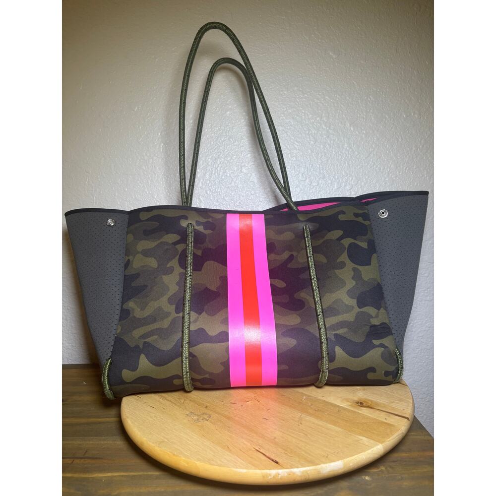 HAUTE SHORE Green and Pink Neoprene Tote Bag with Wristlet